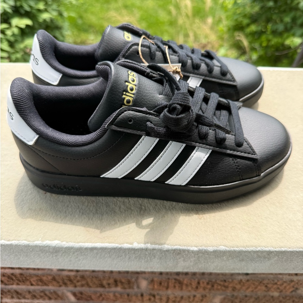 NWB adidas Grand Court 2.0 Black Sneakers with White Stripes size 5.5W